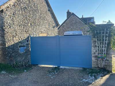 portail aluminium battant bleu après